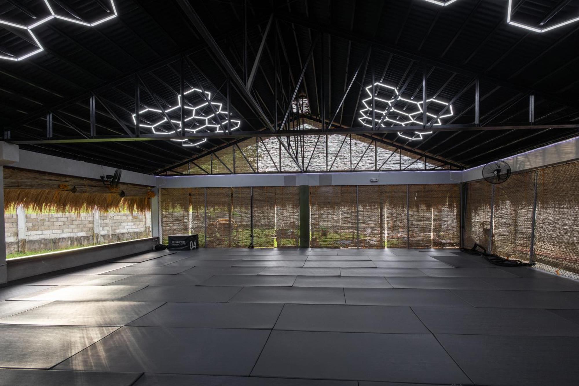Asgard Resort & Mma Gym General Luna  Εξωτερικό φωτογραφία